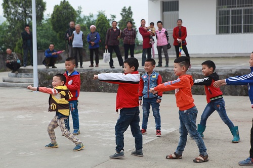 学打擒敌拳.JPG