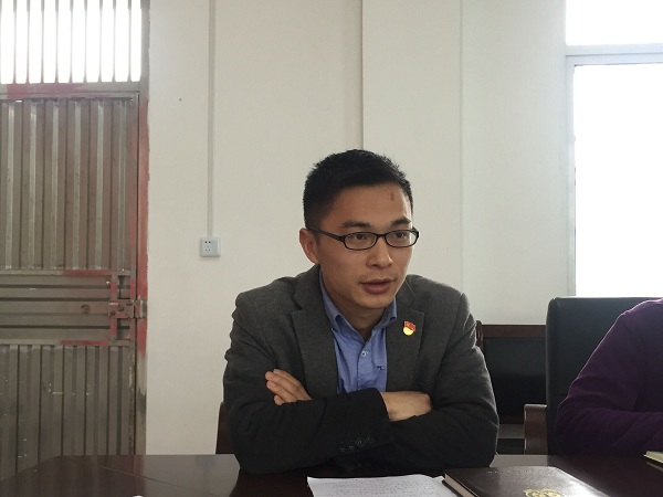 讲党课.jpg
