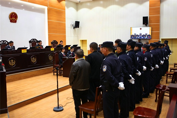 庭审现场2.JPG