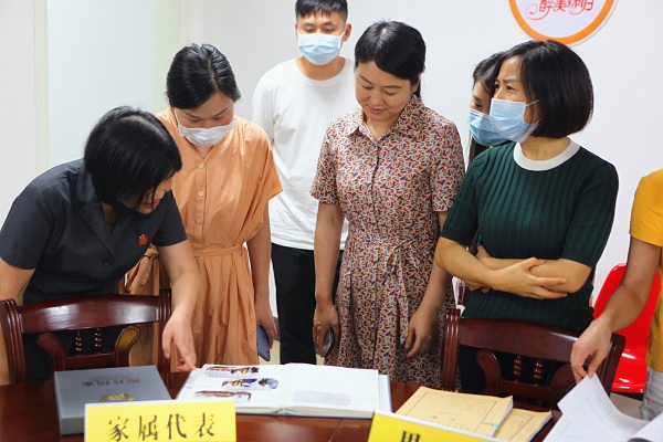 参观家事纠纷调解室.jpg