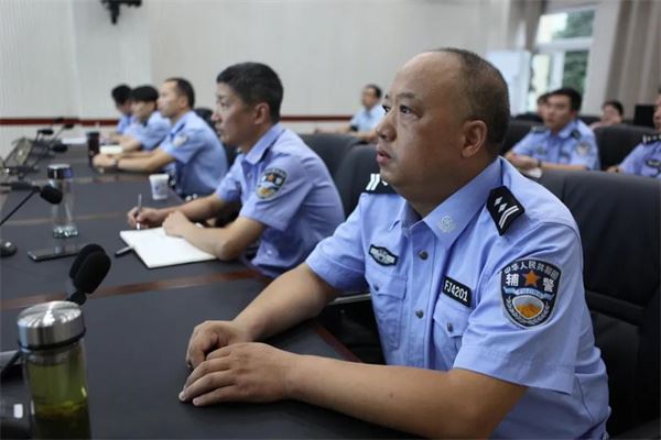 执行局全体工作人员参会2.jpg