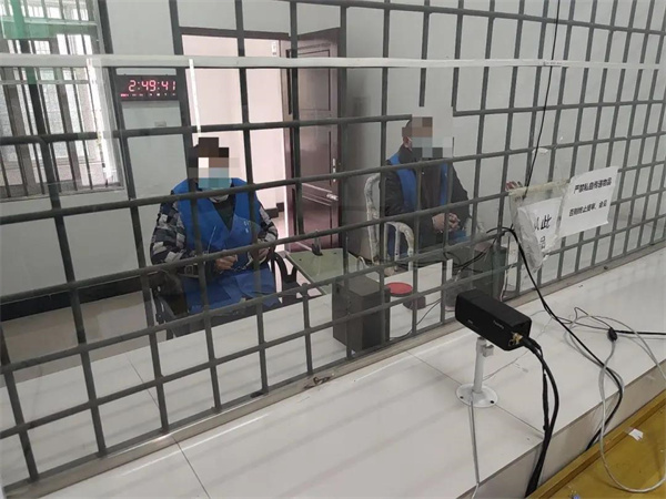 法官前往看守所宣判.jpg