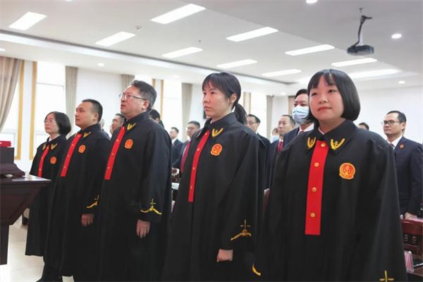 奏唱国歌.jpg