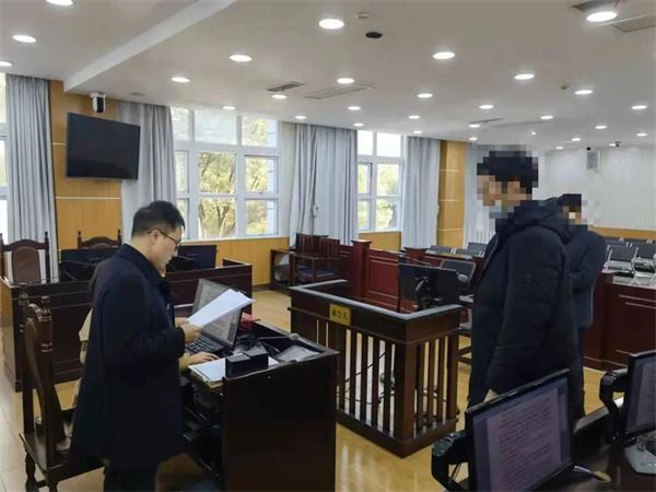 旁听人员赵某某.jpg