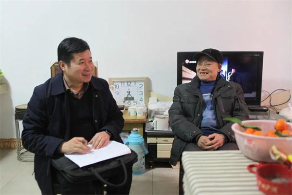慰问老干部2.jpg