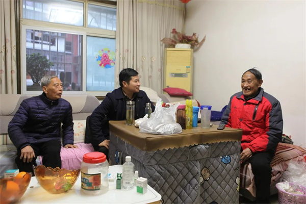 慰问老干部4.jpg