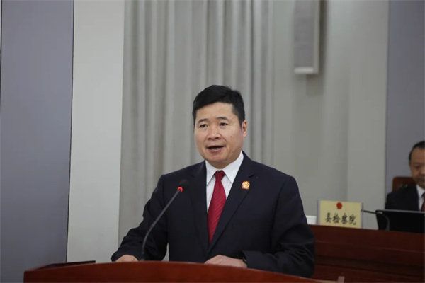 骆伟院长作报告.jpg