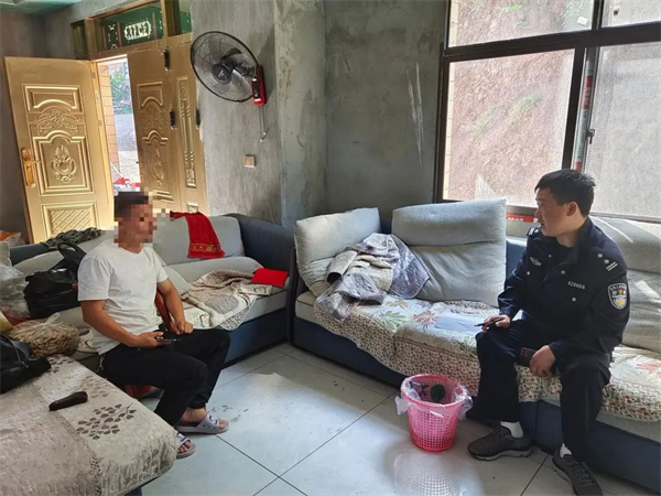 向何某送达应诉手续，做调解工作.jpg